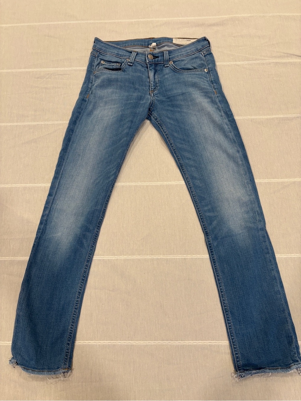 Rag & Bone Jeans Size 26 Light Wash Raw Hem Straight Leg cropped Denim capri